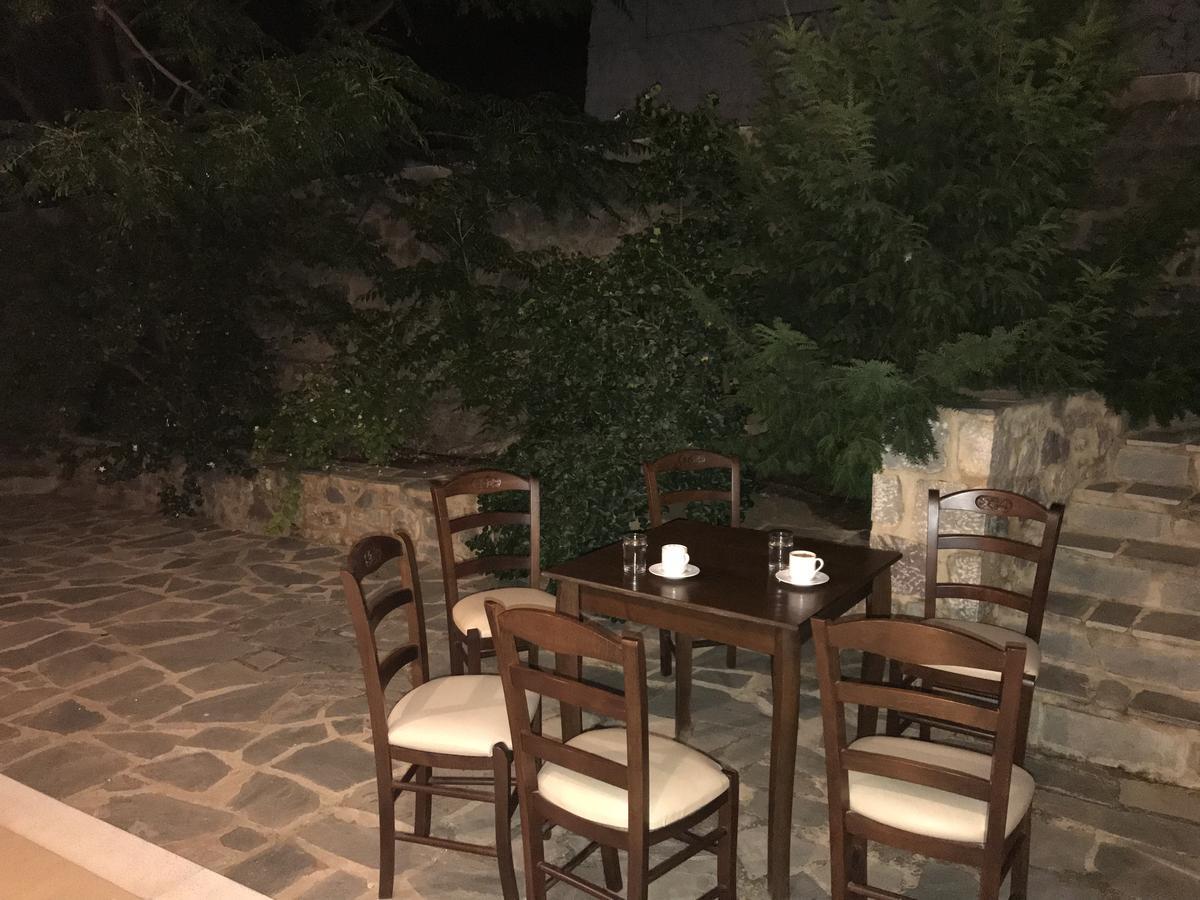 Yerákion Xenonas Nikia酒店 外观 照片